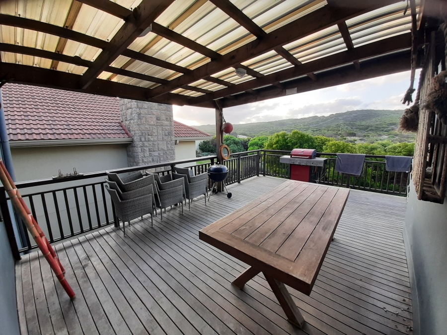 6 Bedroom Property for Sale in Stilbaai Oos Western Cape